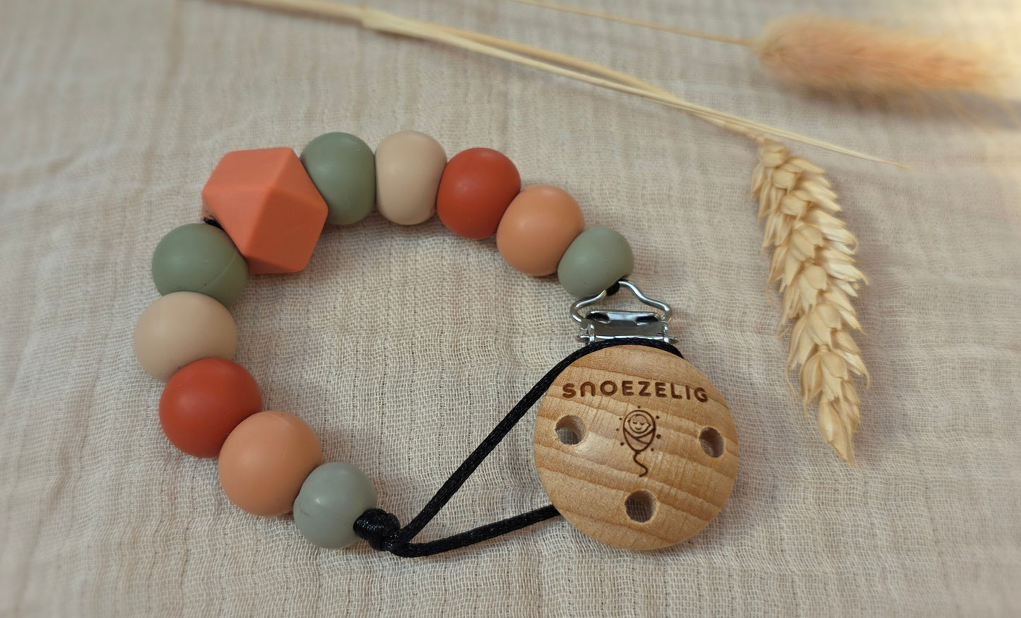 Speenkoord met naam siliconen en hout earth