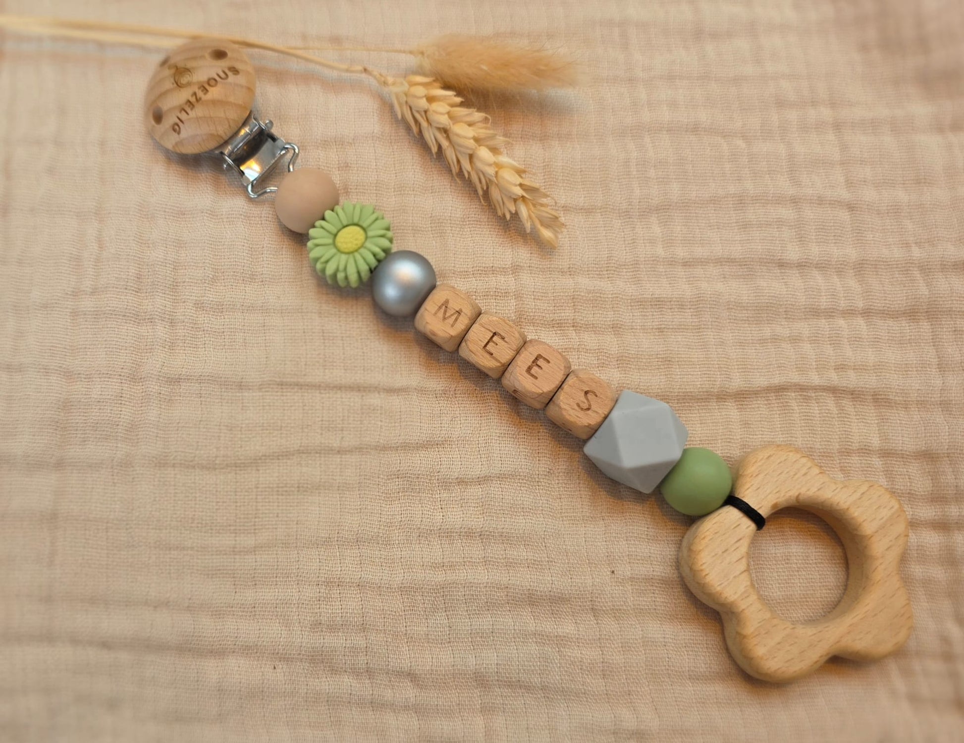 Wagenhanger met naam hout daisy groen Snoezelig